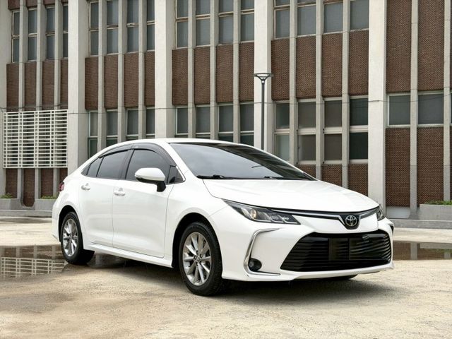 2022年 TOYOTA Altis 1.8L 摸門 一鍵啟動 盲點 恆溫 僅跑5萬 開價53.8萬  第3張相片