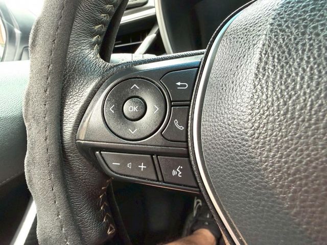 2022年 TOYOTA Altis 1.8L 摸門 一鍵啟動 盲點 恆溫 僅跑5萬 開價53.8萬  第14張相片