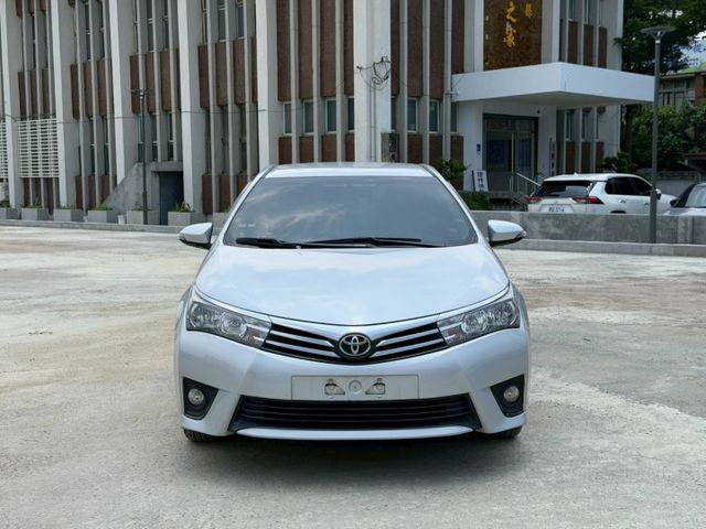 2015年 TOYOTA Altis 1.8L 摸門 一鍵啟動 定速 恆溫 安卓機 開價26.8萬  第2張相片