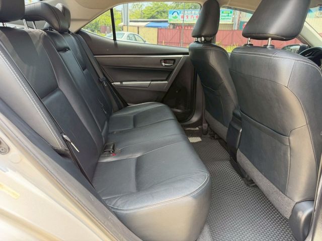2015年 TOYOTA Altis 1.8L 摸門 一鍵啟動 定速 恆溫 安卓機 開價26.8萬  第9張相片