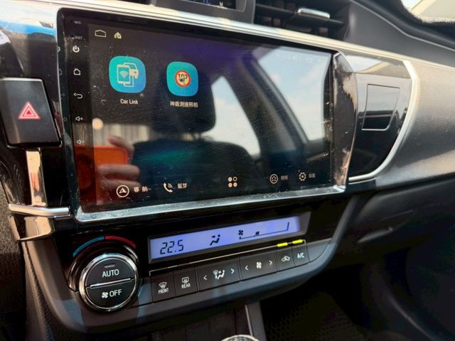 2015年 TOYOTA Altis 1.8L 摸門 一鍵啟動 定速 恆溫 安卓機 開價26.8萬  第12張相片