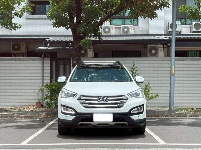 2017年 現代 Santa Fe 2.2柴油 摸門 全景天窗 電熱記憶座椅 電尾門 開價35.8萬  第2張相片