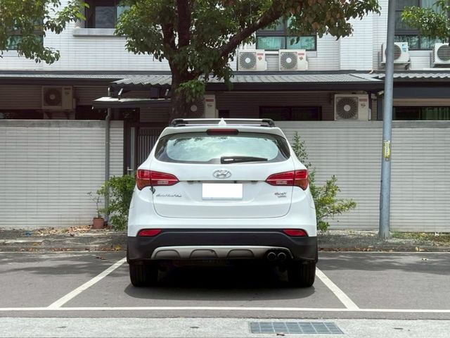 2017年 現代 Santa Fe 2.2柴油 摸門 全景天窗 電熱記憶座椅 電尾門 開價35.8萬  第5張相片