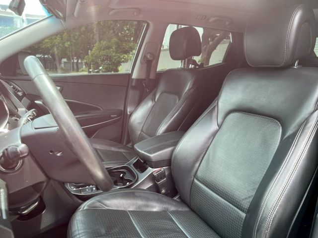 2017年 現代 Santa Fe 2.2柴油 摸門 全景天窗 電熱記憶座椅 電尾門 開價35.8萬  第7張相片