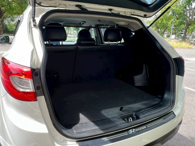 2016年 現代 ix35 柴油 2.0 認證 實跑 安卓機 CarPlay 開價19.8萬  第13張相片