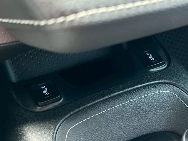 2020年 Toyota Auris 2.0 旗艦版 摸門 雙前電熱椅 盲點 抬頭顯示器 跟車 開價53.8萬  第18張相片