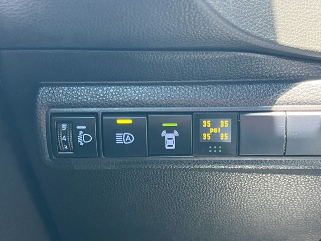 2020年 Toyota Auris 2.0 旗艦版 摸門 雙前電熱椅 盲點 抬頭顯示器 跟車 開價53.8萬  第19張相片