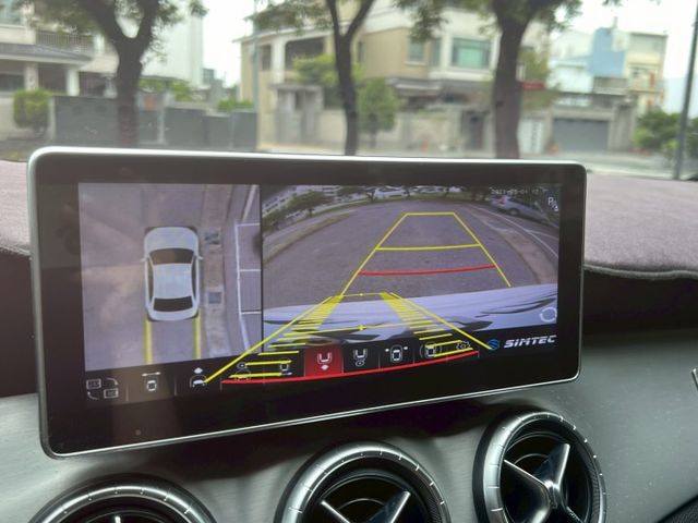 2013年 Benz CLA250 AMG 2.0 已認證 環景 開價42.8萬  第16張相片