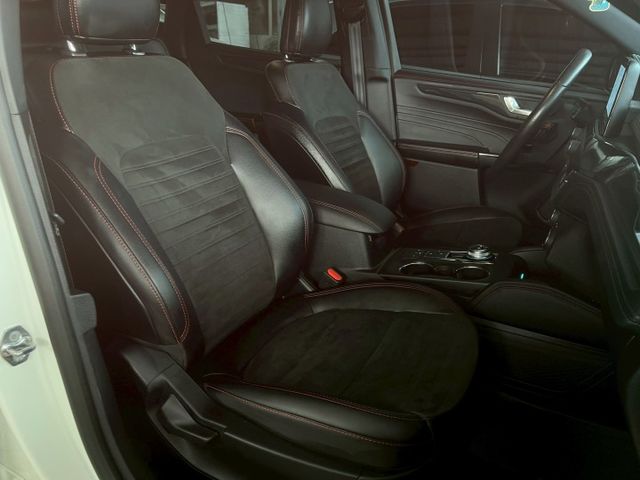 2022年 Kuga AWD ST-Line  跟車 全景天窗 B&O音響 環景 原廠保養 抬顯 電尾門 開價68.8萬  第8張相片