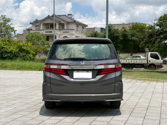 2016年  Odyssey APEX 2.4L 摸門 雙邊電動滑門 盲點 環景 停車輔助 天窗 開價52.8萬  第5張相片