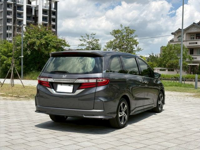 2016年  Odyssey APEX 2.4L 摸門 雙邊電動滑門 盲點 環景 停車輔助 天窗 開價52.8萬  第6張相片