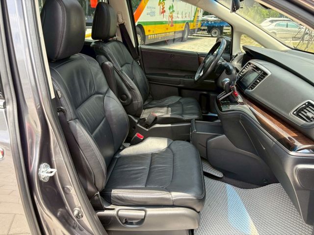 2016年  Odyssey APEX 2.4L 摸門 雙邊電動滑門 盲點 環景 停車輔助 天窗 開價52.8萬  第8張相片