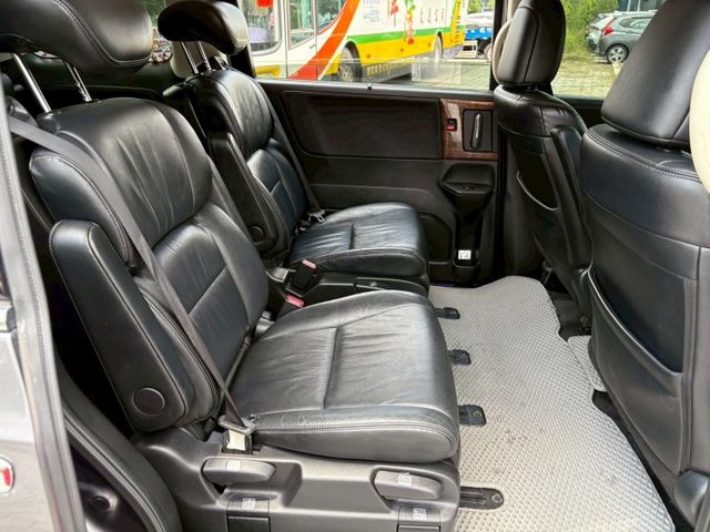 2016年  Odyssey APEX 2.4L 摸門 雙邊電動滑門 盲點 環景 停車輔助 天窗 開價52.8萬  第10張相片