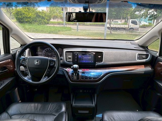 2016年  Odyssey APEX 2.4L 摸門 雙邊電動滑門 盲點 環景 停車輔助 天窗 開價52.8萬  第12張相片