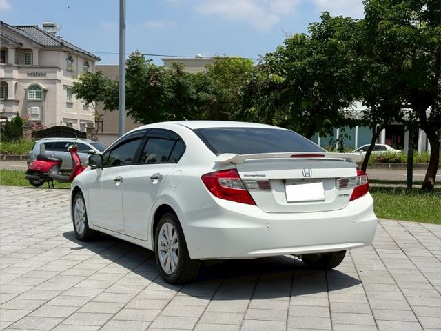 2014年 HONDA Civic Vti-S 1.8L  換檔撥片 天窗 開價25.8萬  第4張相片