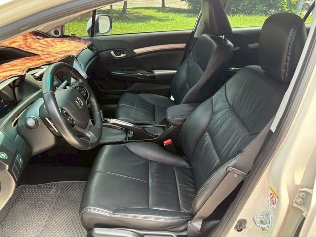 2014年 HONDA Civic Vti-S 1.8L  換檔撥片 天窗 開價25.8萬  第7張相片