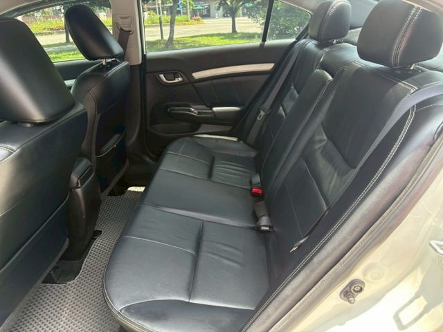 2014年 HONDA Civic Vti-S 1.8L  換檔撥片 天窗 開價25.8萬  第9張相片