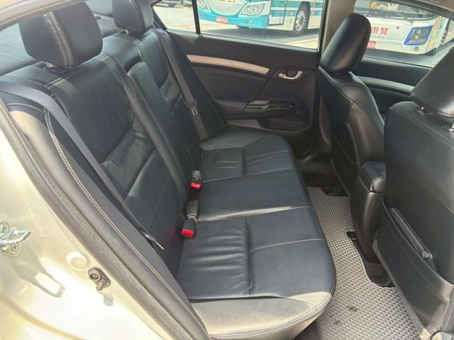 2014年 HONDA Civic Vti-S 1.8L  換檔撥片 天窗 開價25.8萬  第10張相片