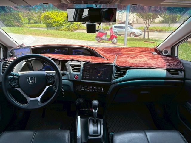 2014年 HONDA Civic Vti-S 1.8L  換檔撥片 天窗 開價25.8萬  第11張相片