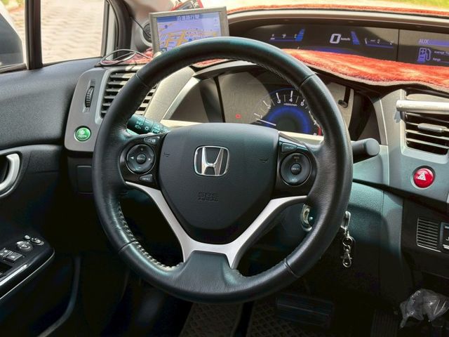 2014年 HONDA Civic Vti-S 1.8L  換檔撥片 天窗 開價25.8萬  第12張相片