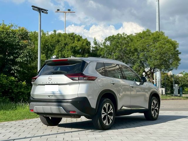 2023年 Nissan X-Trail 1.5T 旗艦版 免鑰匙  ACC跟車 環景 電尾門 抬顯 BOSE音響  第4張相片