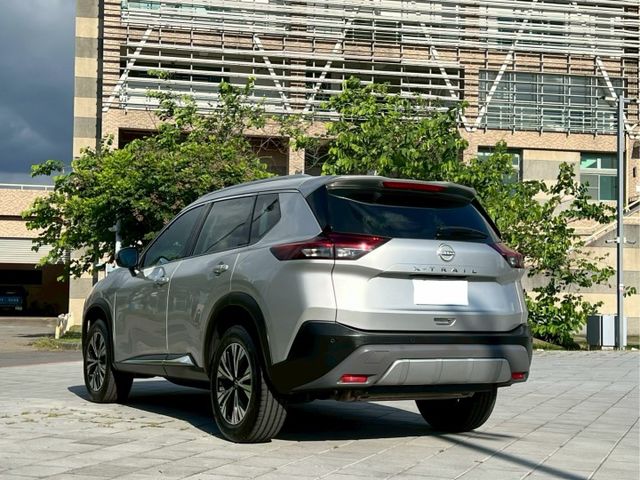 2023年 Nissan X-Trail 1.5T 旗艦版 免鑰匙  ACC跟車 環景 電尾門 抬顯 BOSE音響  第6張相片