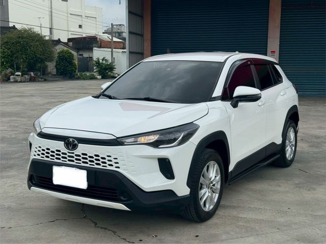2024年 TOYOTA Corolla Cross 1.8L 摸門  CarPlay 原廠保養 開價56.8萬  第1張相片