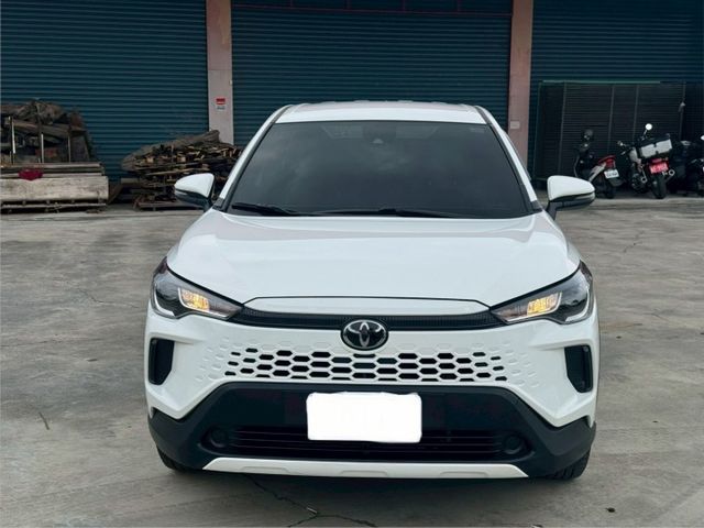 2024年 TOYOTA Corolla Cross 1.8L 摸門  CarPlay 原廠保養 開價56.8萬  第2張相片