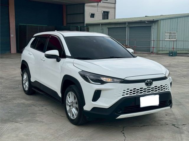 2024年 TOYOTA Corolla Cross 1.8L 摸門  CarPlay 原廠保養 開價56.8萬  第3張相片