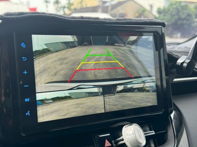 2024年 TOYOTA Corolla Cross 1.8L 摸門  CarPlay 原廠保養 開價56.8萬  第13張相片