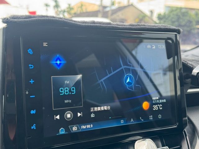 2024年 TOYOTA Corolla Cross 1.8L 摸門  CarPlay 原廠保養 開價56.8萬  第15張相片