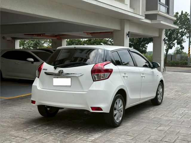 2017年 TOYOTA Yaris 1.5L 認證 實跑 開價27.8萬  第4張相片