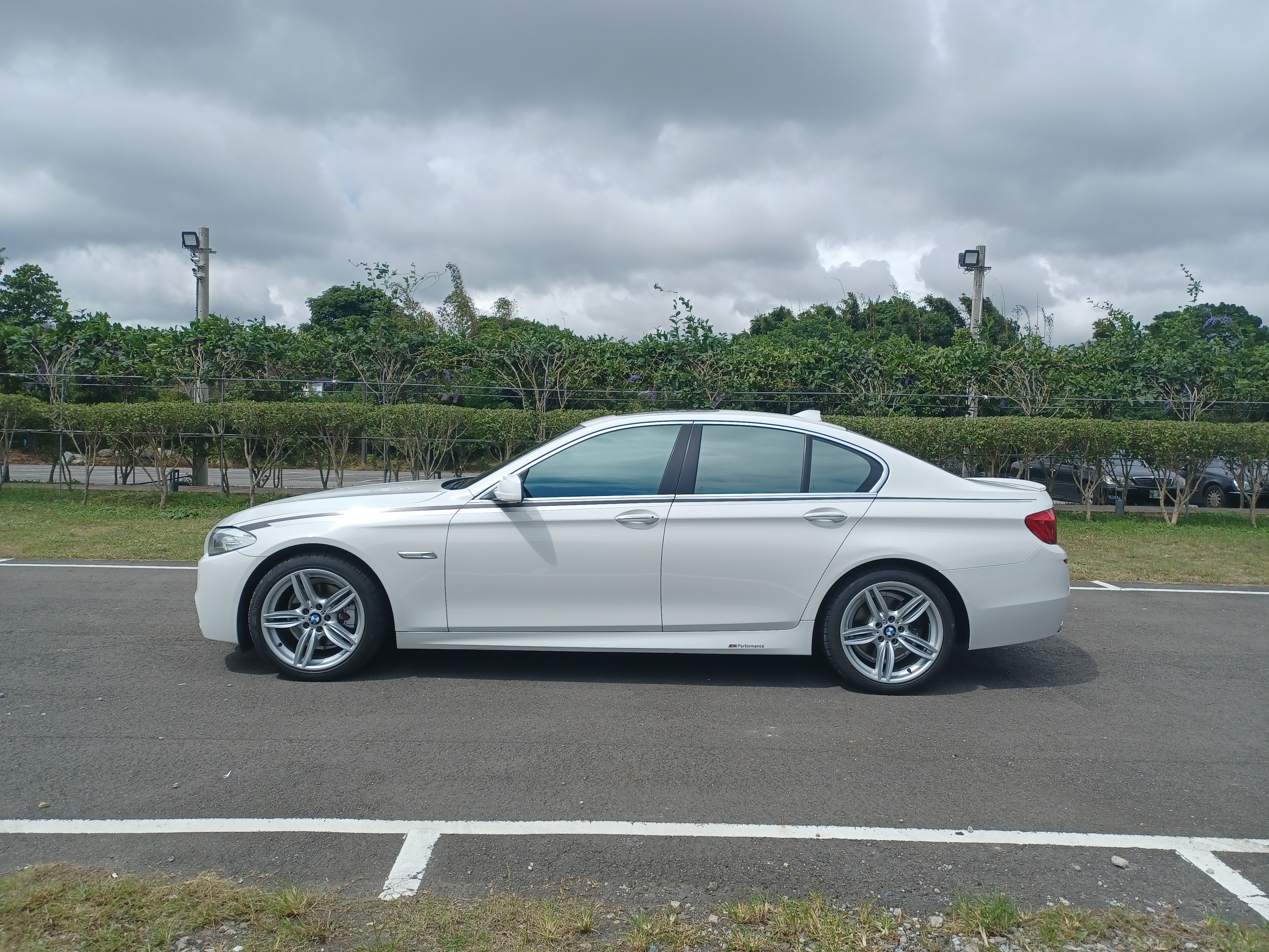 2011 BMW 3.0L 528i M-Sport  第2張相片