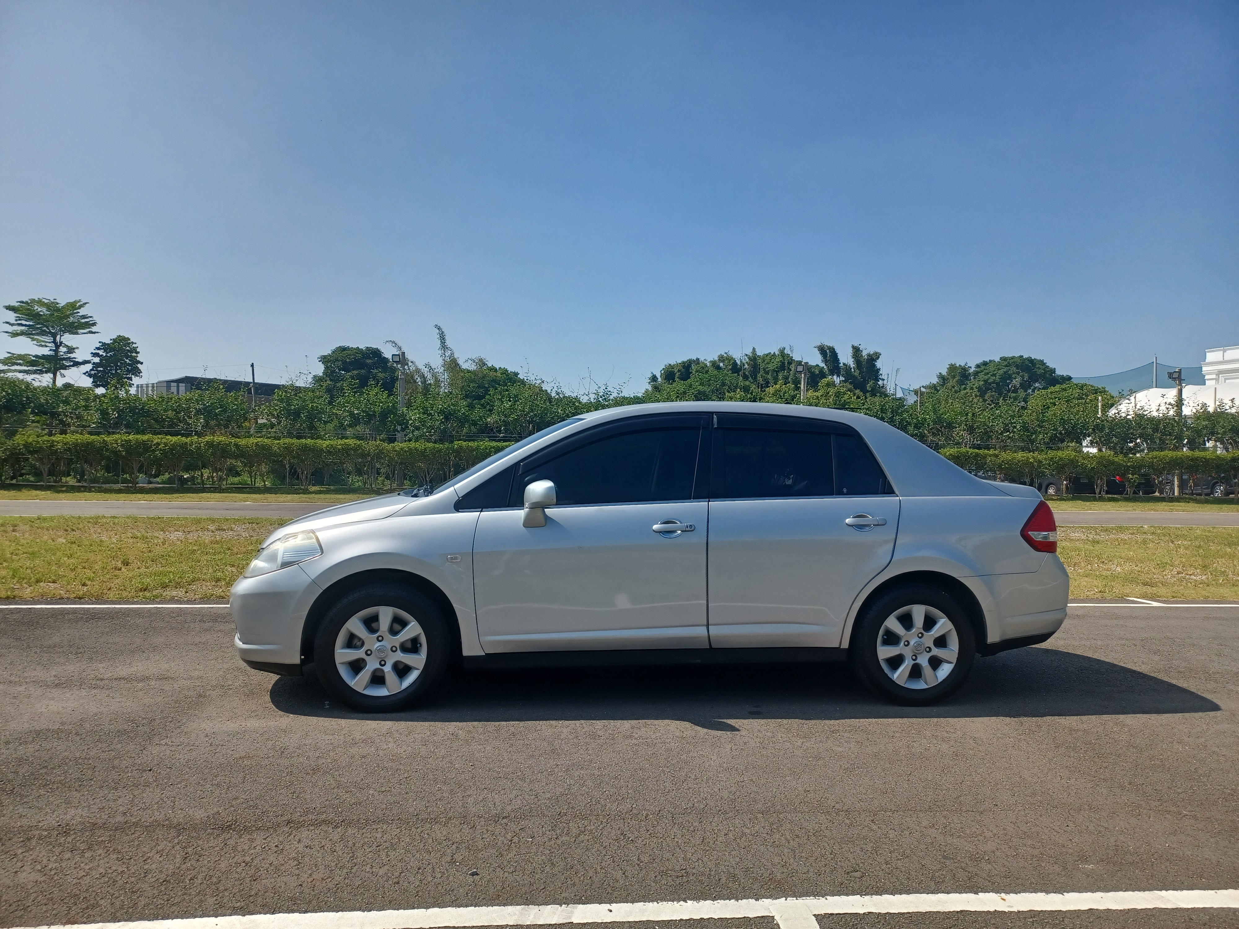 2009 Nissan Tiida 1.8L  第2張相片