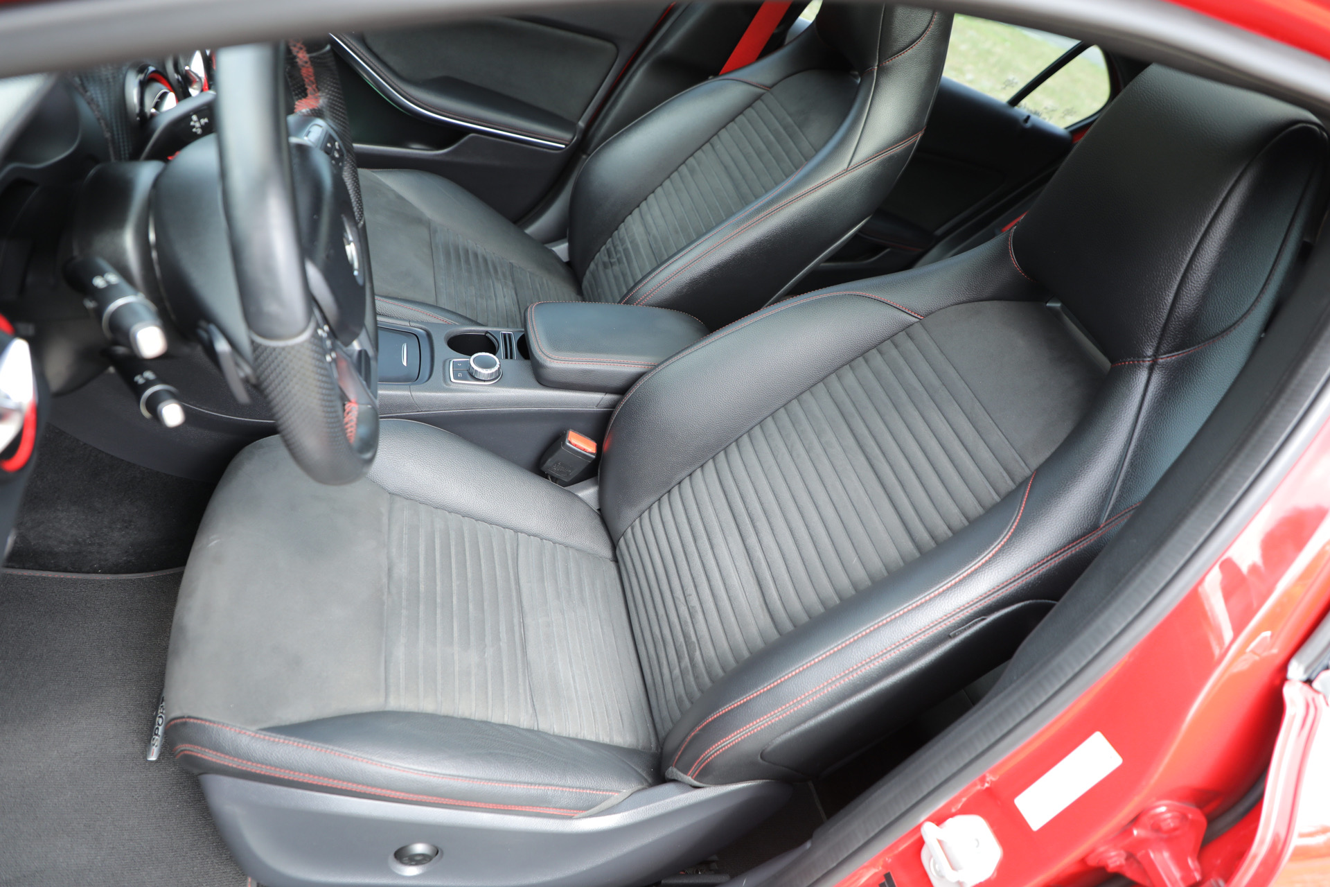 2014 M-Benz A-Class A250 Sport  第7張相片
