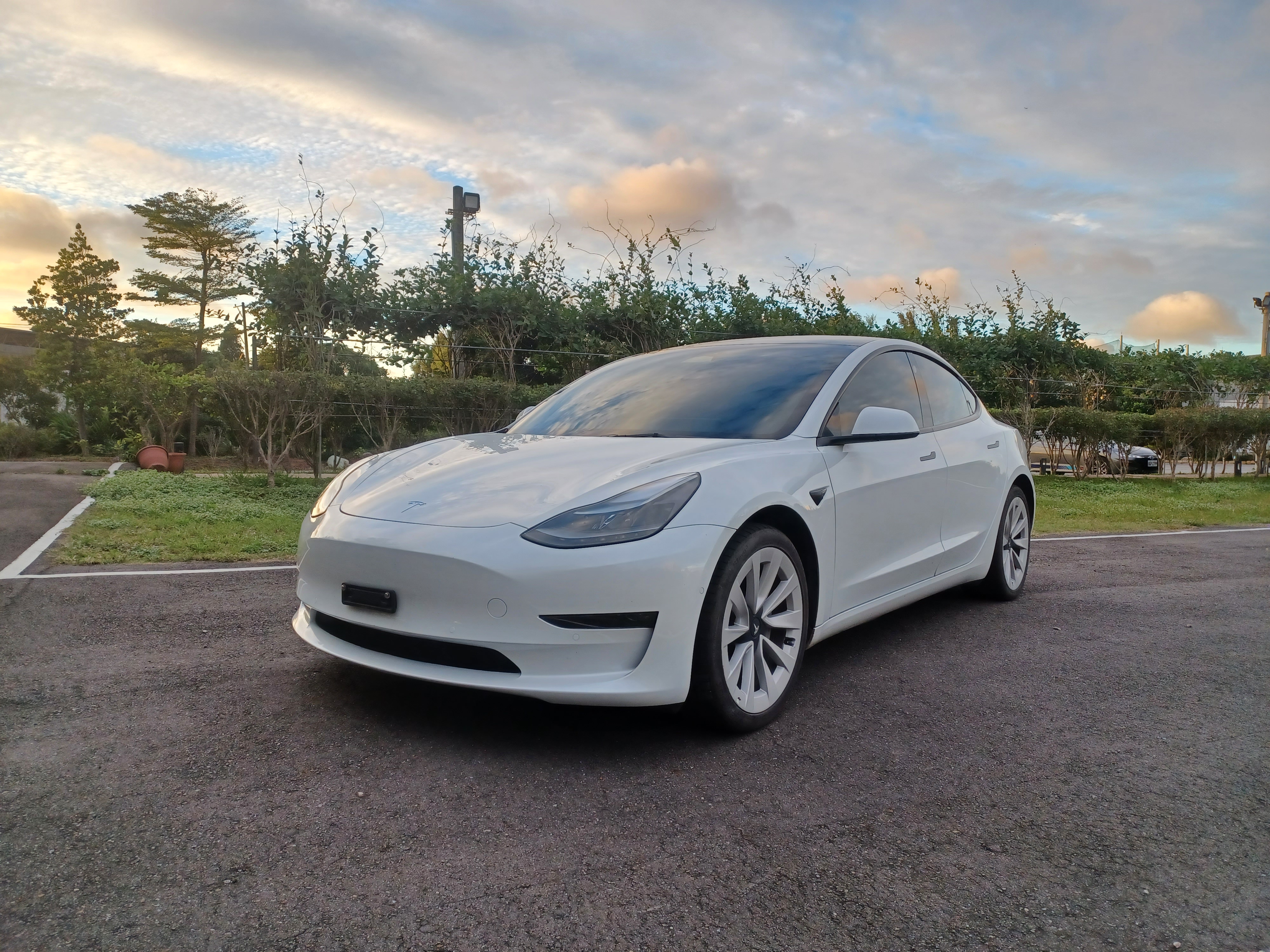 2022 Tesla Model 3 LongRange  第1張相片