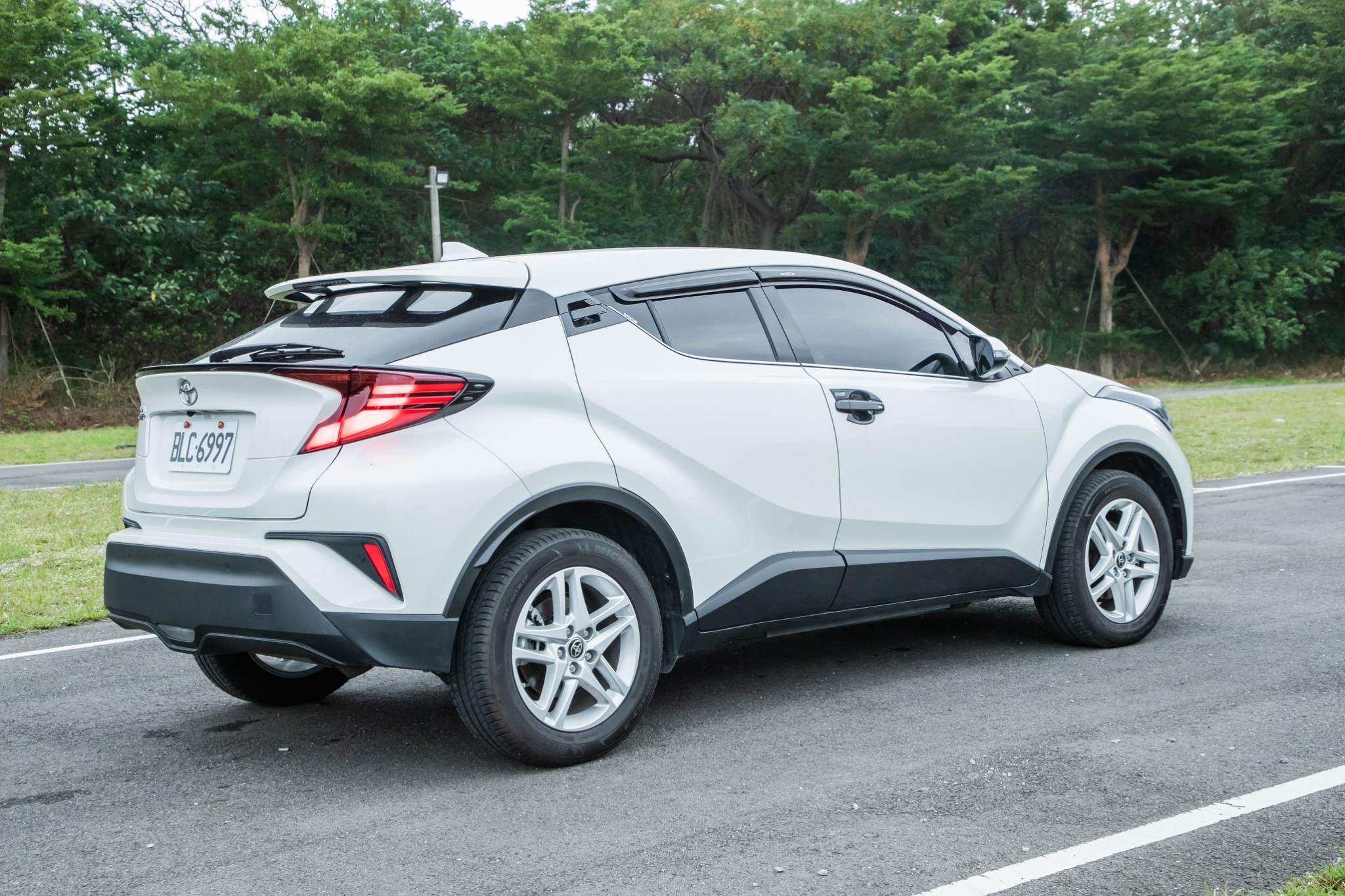 2021 Toyota C-HR 豪華款  第2張相片