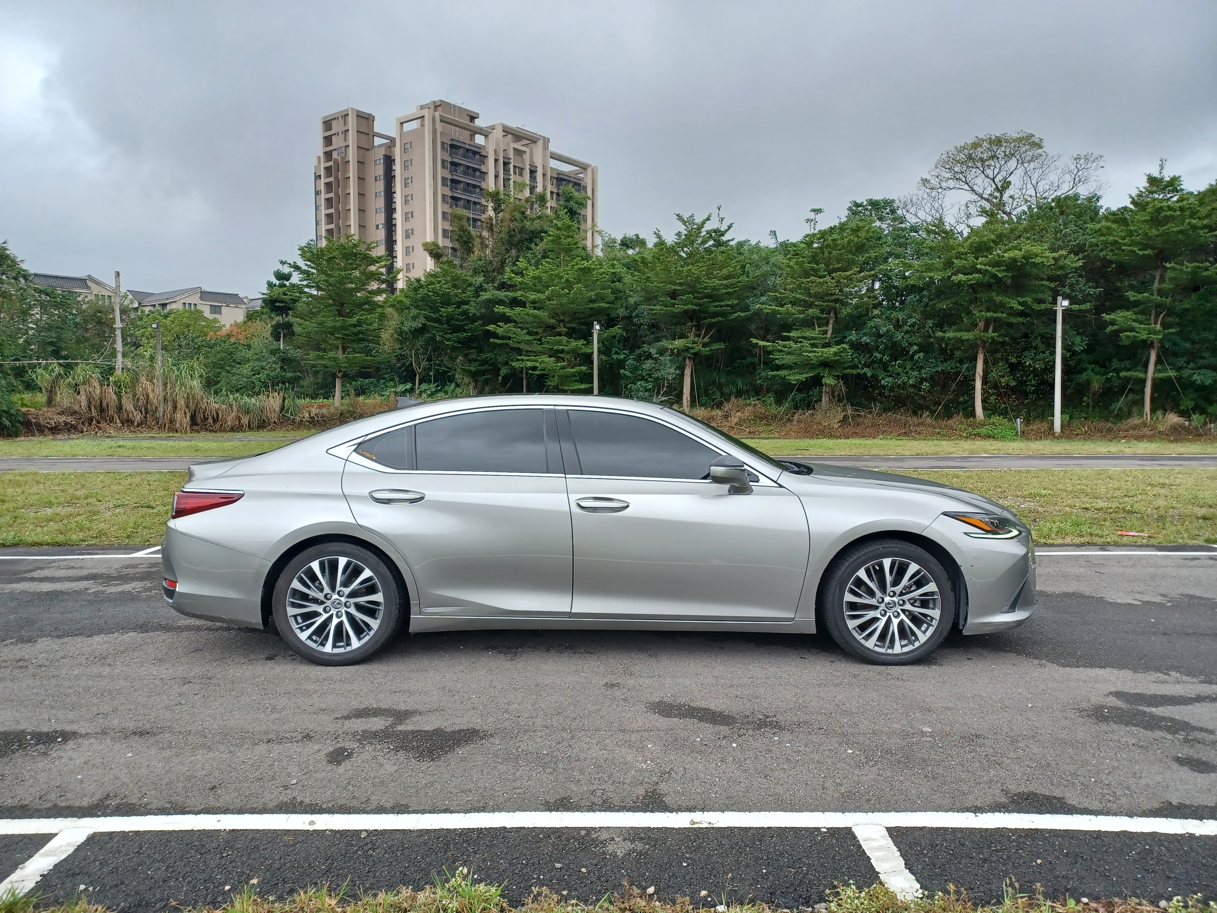 2018 Lexus ES250 旗艦款  第2張相片