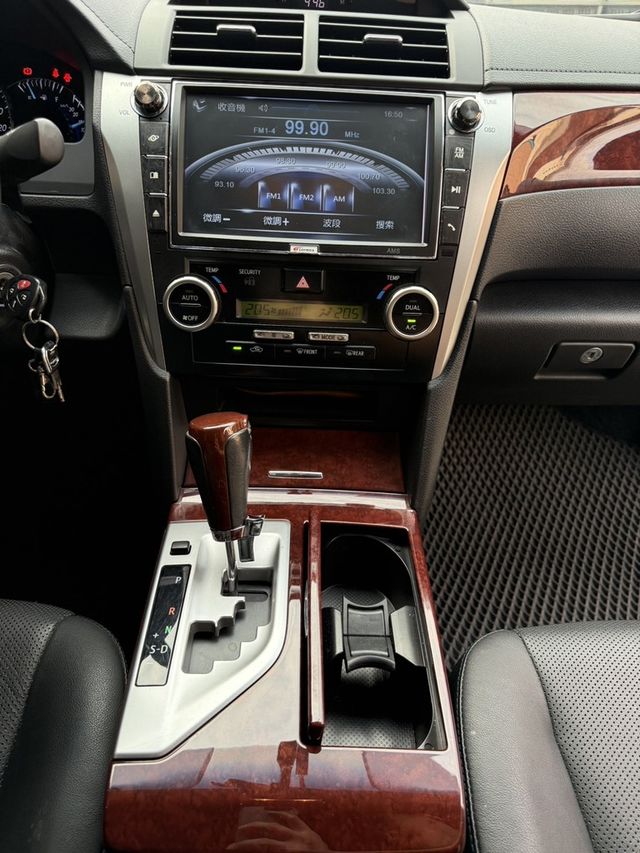 TOYOTA豐田 CAMRY  第10張相片