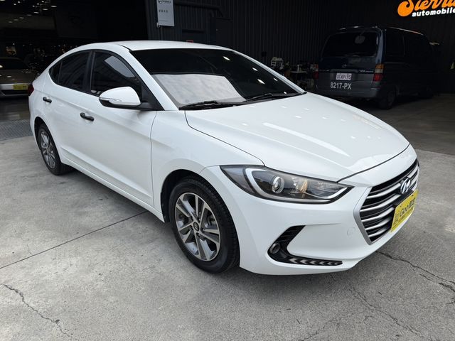 HYUNDAI現代 ELANTRA  第3張相片