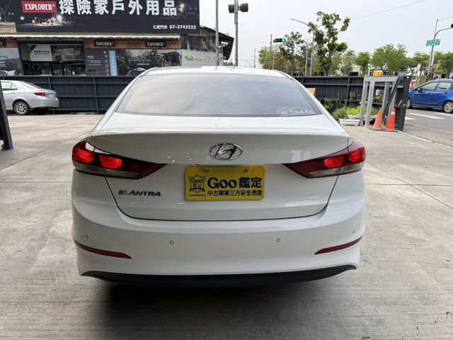 HYUNDAI現代 ELANTRA  第6張相片