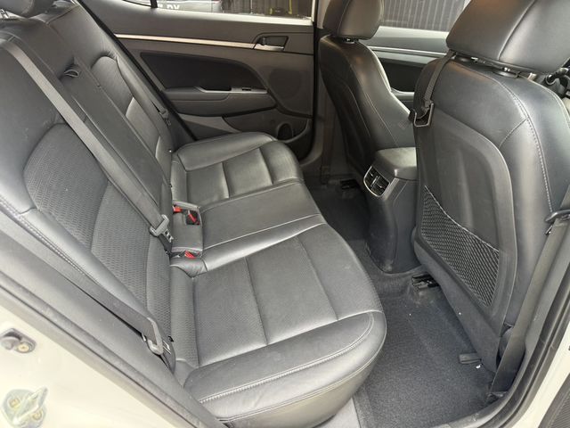 HYUNDAI現代 ELANTRA  第12張相片