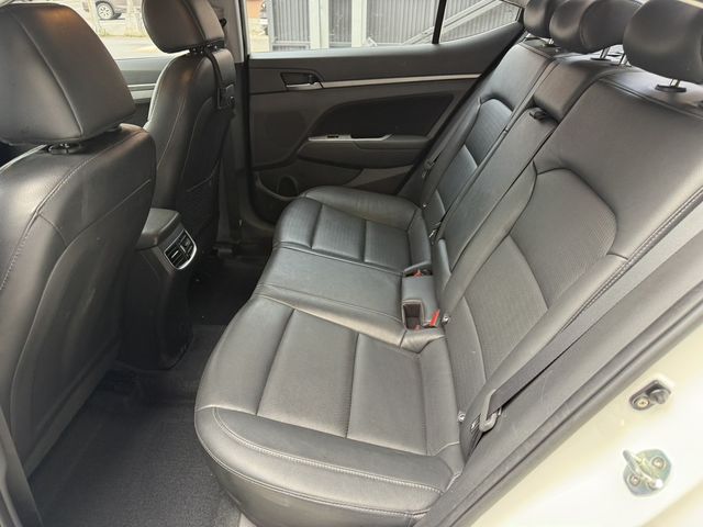 HYUNDAI現代 ELANTRA  第13張相片