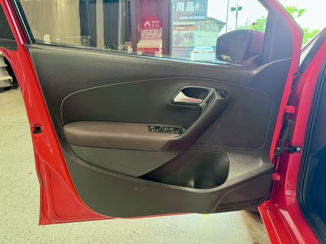 VOLKSWAGEN福斯 POLO  第13張相片