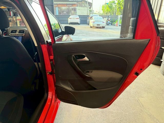 VOLKSWAGEN福斯 POLO  第14張相片