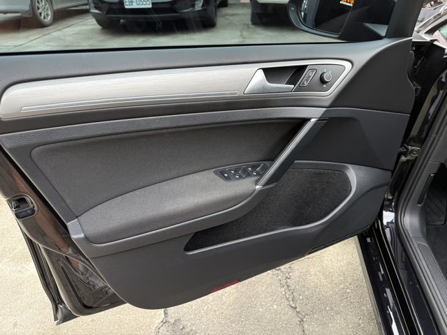 VOLKSWAGEN福斯 GOLF  第17張相片