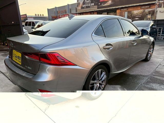 LEXUS凌志 IS 300  第6張相片