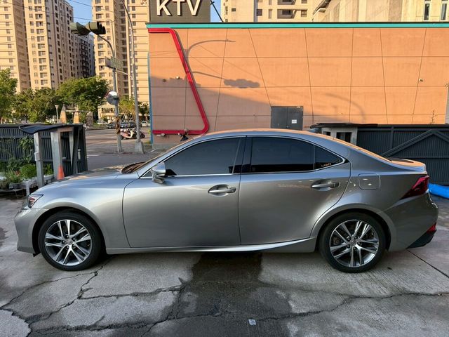 LEXUS凌志 IS 300  第7張相片