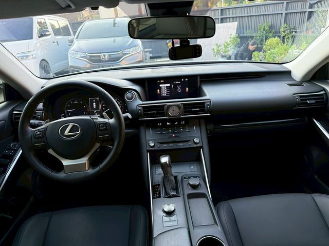 LEXUS凌志 IS 300  第9張相片