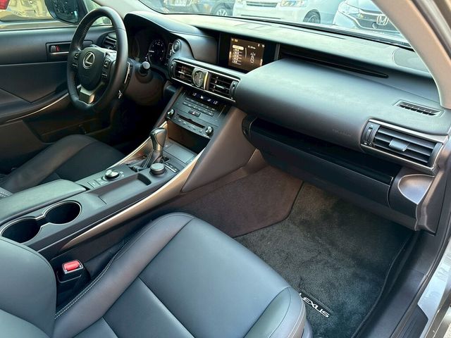 LEXUS凌志 IS 300  第13張相片